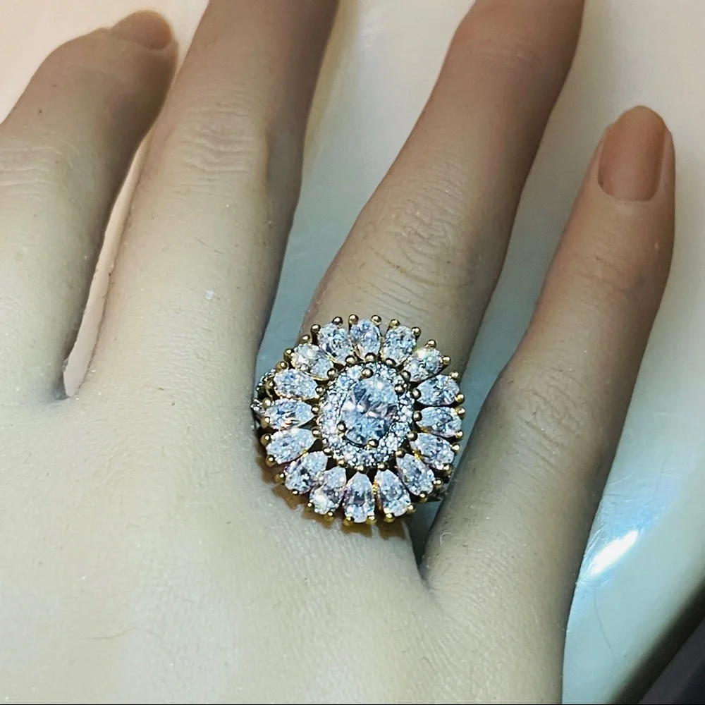 🌺Beautiful PAJ OZ GP. 925 Sterling Silver White Topaz Dinner Ring! - Picture 9 of 16